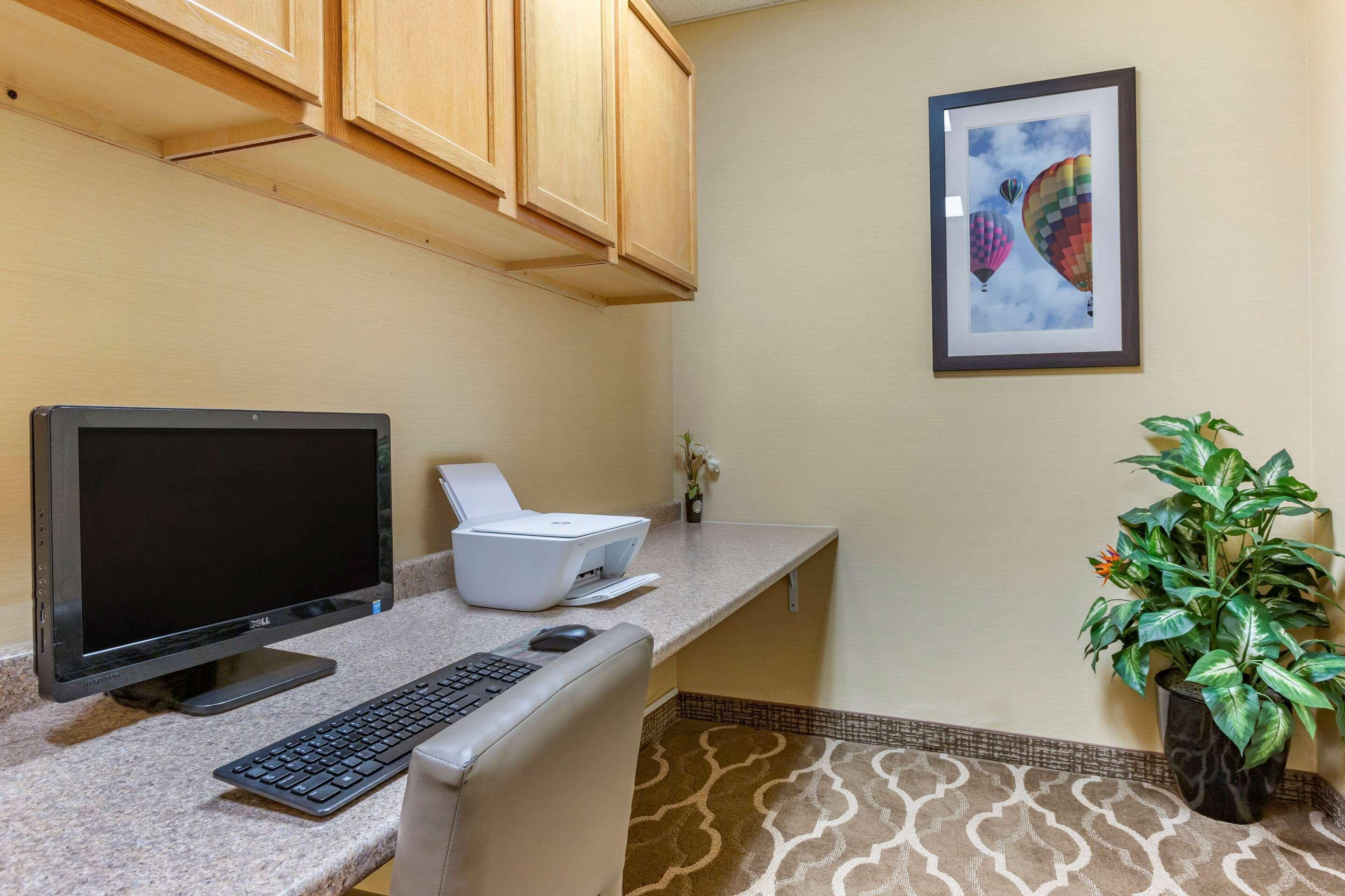 Hotel Comfort & 3*