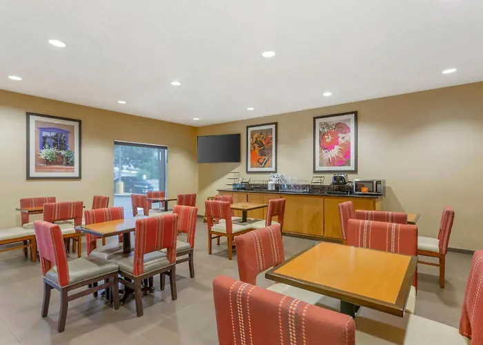 Comfort Inn & Suites